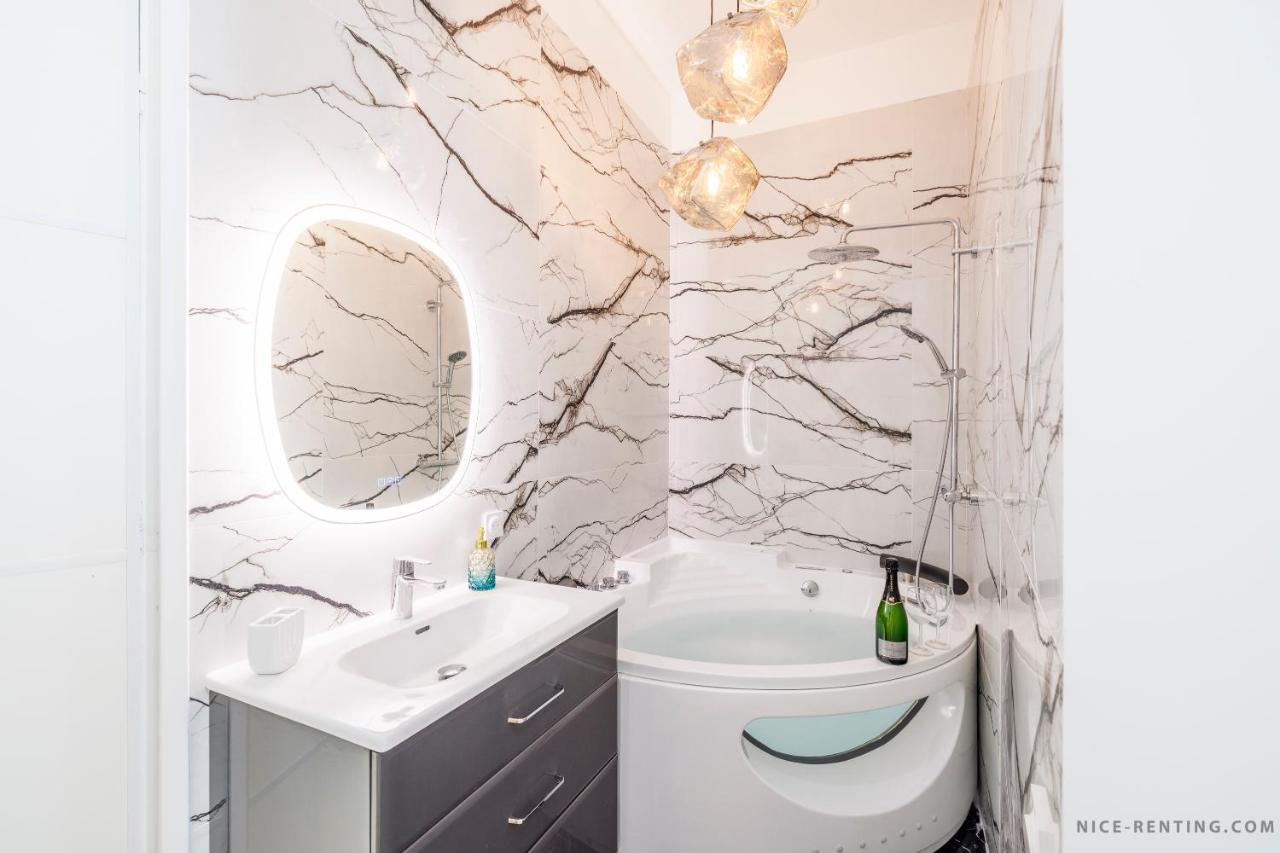 Nice Renting - France - Luxury Suite Palace Love Jacuzzi - Few Meters From Sea Esterno foto